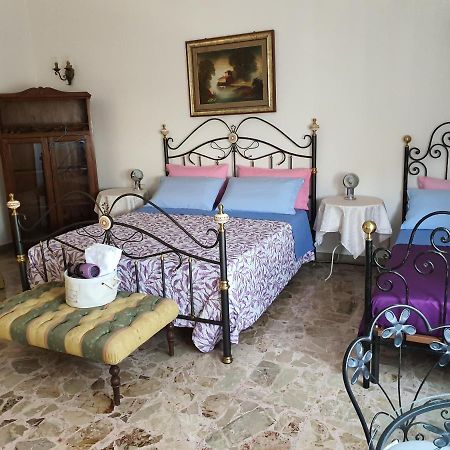 Casa Di Nonna Signorina Panzió Giarre Kültér fotó